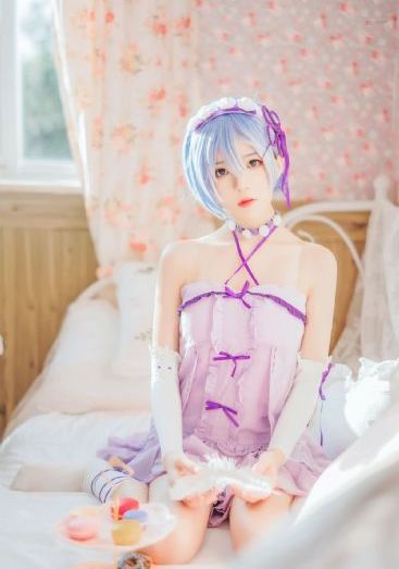 亚洲人在线_十万网红美女美酱